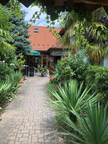 Hotel Blume Freiburg Bagian luar foto