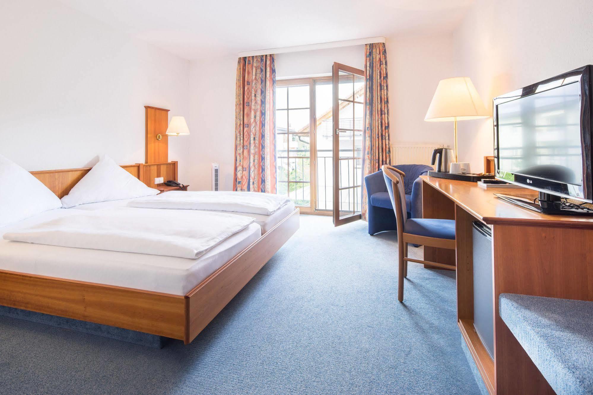 Hotel Blume Freiburg Bagian luar foto