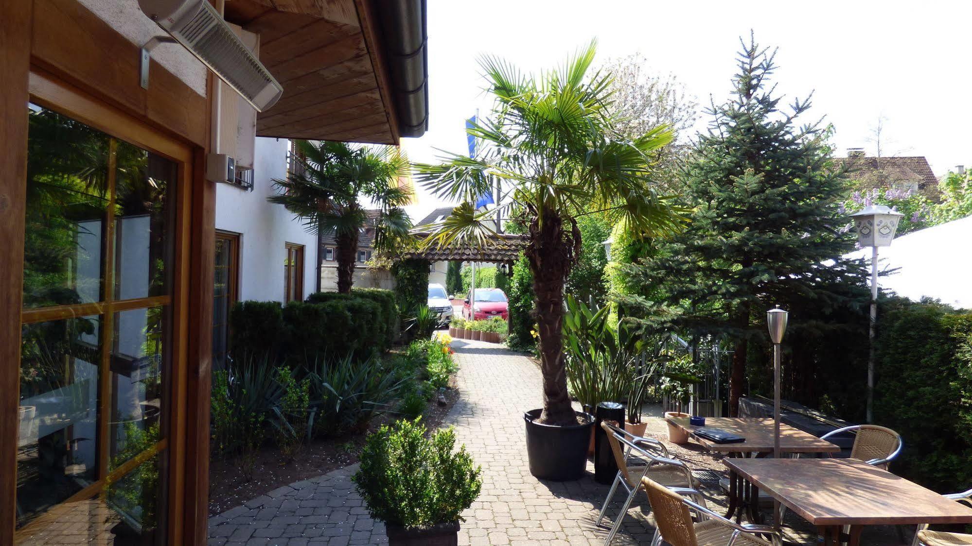 Hotel Blume Freiburg Bagian luar foto