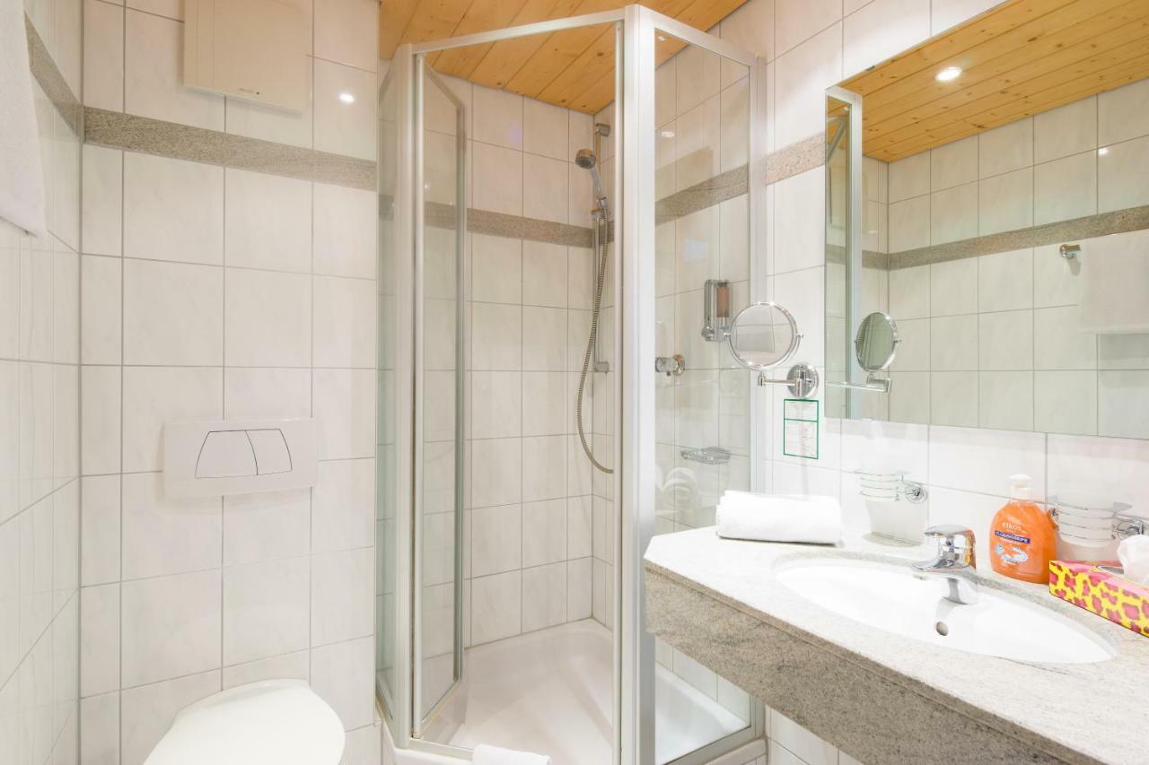 Hotel Blume Freiburg Bagian luar foto